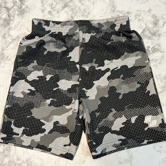 Boys Black Sport is Athletic Shorts Size 4T Grey Camo‎ - Picture 1 of 5